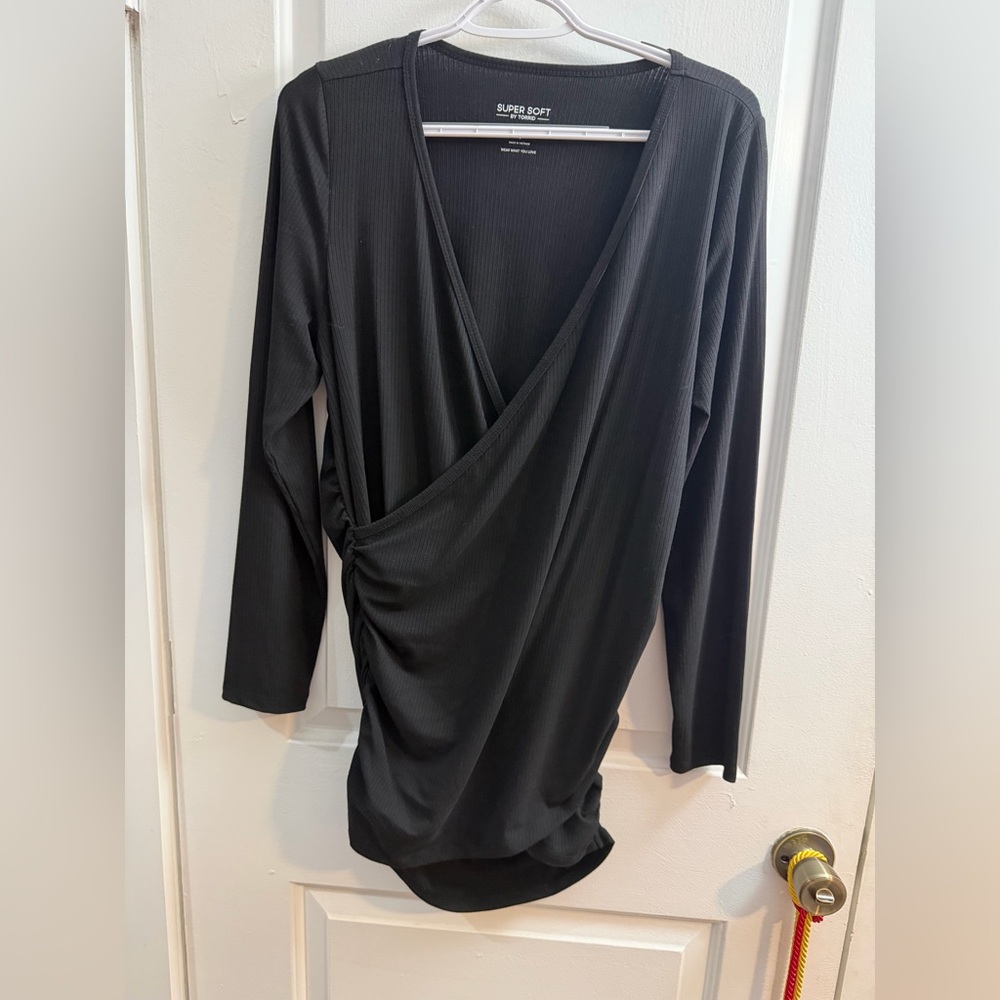 Torrid Size 0 Black Surplice Long Sleeve Top